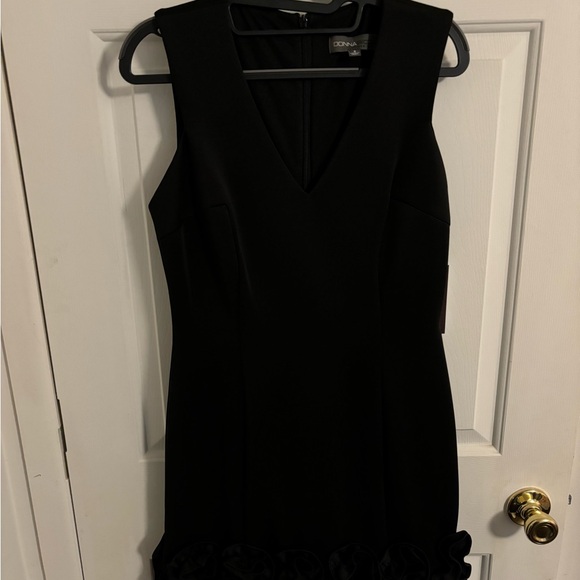 Donna Rico black sleeveless ruffle hem dress - Picture 3 of 9
